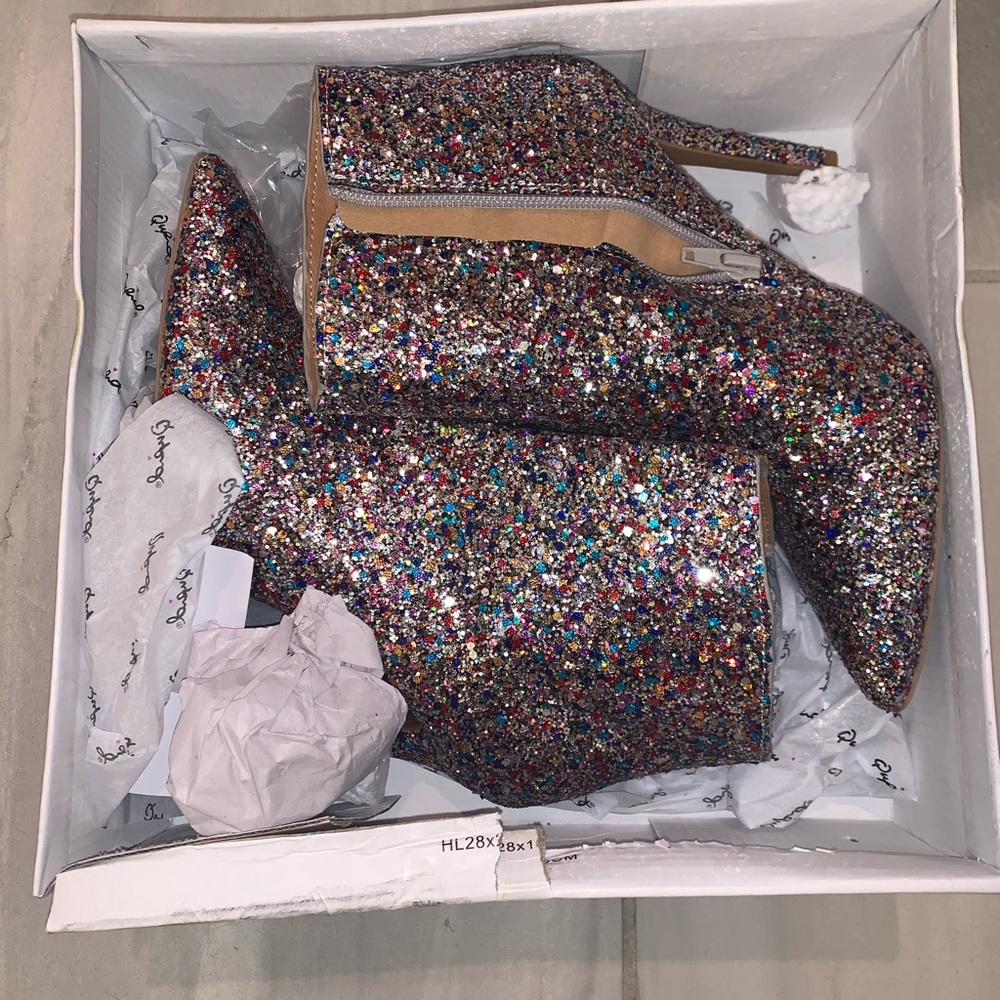 Qupid glitter bootie